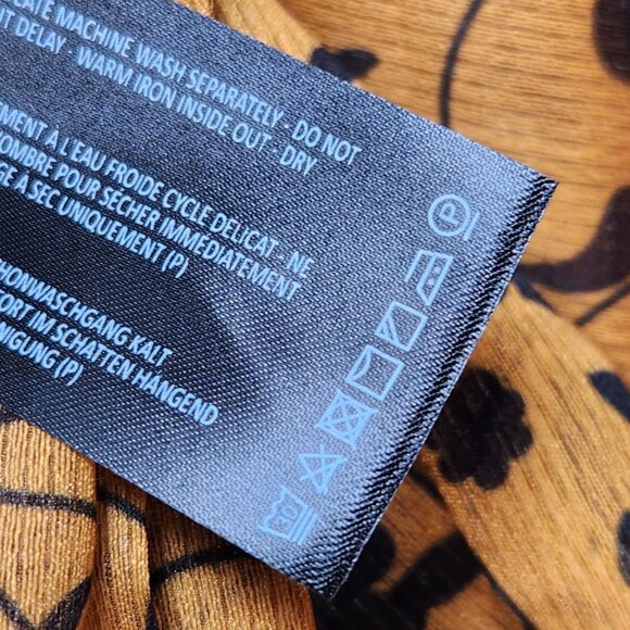 CMEO COLLECTIVE Love Hate Wrap Top - L - Picture 9 of 15